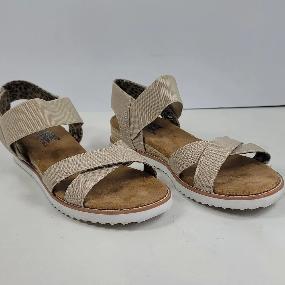 Skechers BOBS Desert Kiss Sandal Womens 9 Natural Beige Wedge 33386 NAT